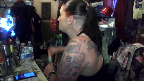 Snapshot of reallyredrum69th chatting on 11/06/25, 05:36 reallyredrum69th online show from 11/06/25, 05:36