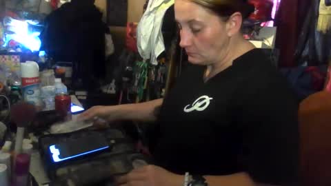 Snapshot of reallyredrum69th chatting on 11/22/25, 04:06 reallyredrum69th online show from 11/22/25, 04:06