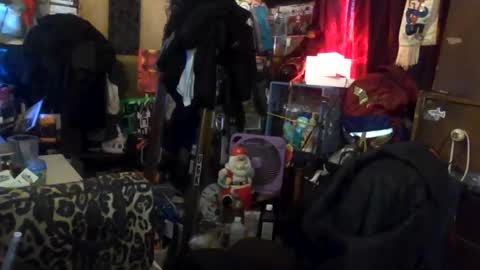 Snapshot of reallyredrum69th chatting on 12/04/25, 05:21 reallyredrum69th online show from 12/04/25, 05:21