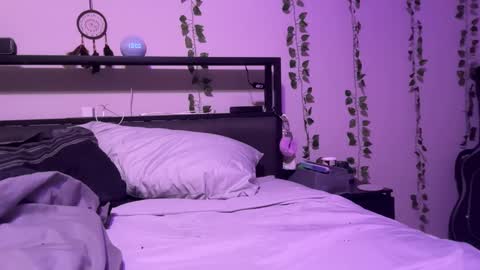 Snapshot of realpurp_ chatting on 01/18/25, 04:59 Preston  Stella online show from 01/18/25, 04:59