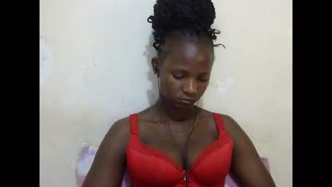 Snapshot of realqueen_ chatting on 03/04/25, 05:45 queen online show from 03/04/25, 05:45