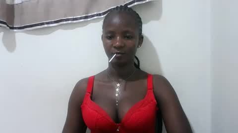 Snapshot of realqueen_ chatting on 10/13/25, 05:02 queen online show from 10/13/25, 05:02