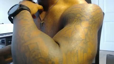 Snapshot of realreyblack chatting on 09/29/25, 06:24 Rey online show from 09/29/25, 06:24