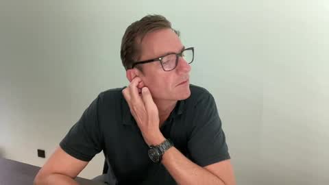 Snapshot of realstuff_ chatting on 06/19/26, 11:25 realstuff_ online show from 06/19/26, 11:25
