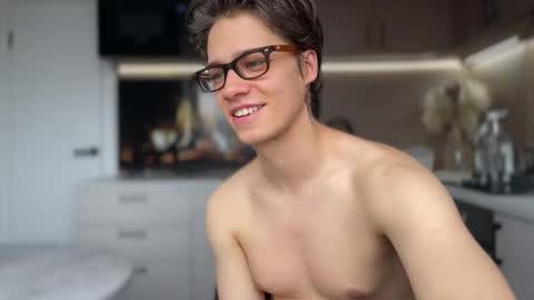 AliceEve online show from 03/02/25, 09:21