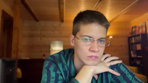 AliceEve online show from 10/23/25, 06:39