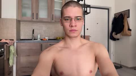 AliceEve online show from 04/06/26, 07:42