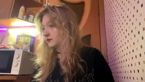 Snapshot of rebabojanowski chatting on 03/31/26, 09:43 olivia online show from 03/31/26, 09:43