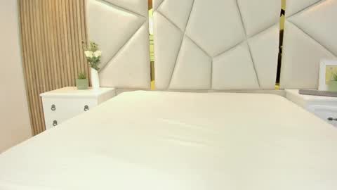 Rebeca online show from 10/17/25, 11:24