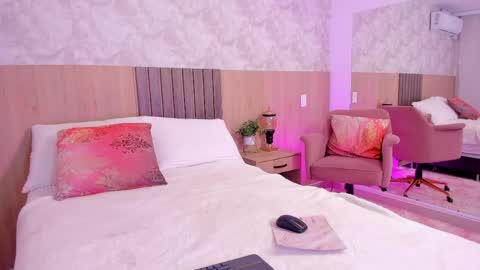 Snapshot of rebeca_cortez1 chatting on 05/05/26, 08:39 I invite you to my birthday on November 3th online show from 05/05/26, 08:39