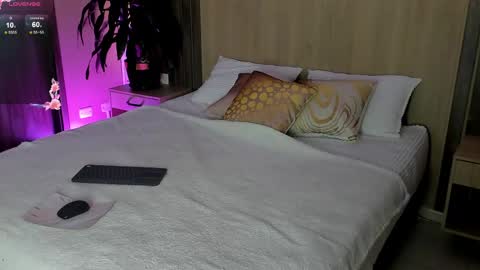 Snapshot of rebeca_cortez1 chatting on 05/14/26, 08:37 I invite you to my birthday on November 3th online show from 05/14/26, 08:37