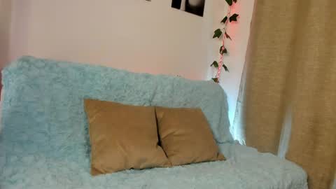 Snapshot of rebeca_marchetti chatting on 04/11/26, 09:30 Rebeca Marchetti online show from 04/11/26, 09:30