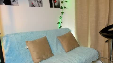 Snapshot of rebeca_marchetti chatting on 04/24/26, 08:33 Rebeca Marchetti online show from 04/24/26, 08:33