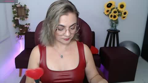 Snapshot of rebeca_milf chatting on 04/24/26, 01:57 REBECA online show from 04/24/26, 01:57