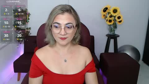 Snapshot of rebeca_milf chatting on 05/08/26, 01:49 REBECA online show from 05/08/26, 01:49