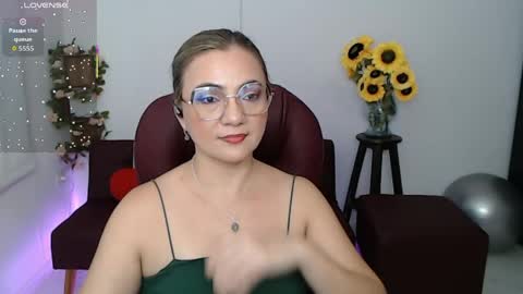 Snapshot of rebeca_milf chatting on 05/11/26, 02:45 REBECA online show from 05/11/26, 02:45
