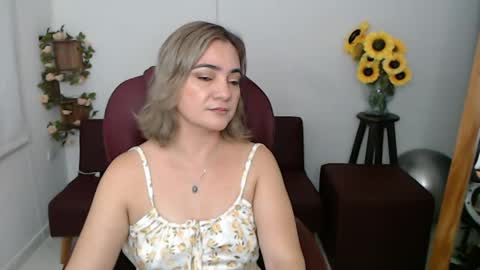 Snapshot of rebeca_milf chatting on 05/15/26, 02:57 REBECA online show from 05/15/26, 02:57
