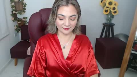 Snapshot of rebeca_milf chatting on 05/17/26, 01:29 REBECA online show from 05/17/26, 01:29