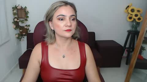 Snapshot of rebeca_milf chatting on 05/24/26, 03:06 REBECA online show from 05/24/26, 03:06