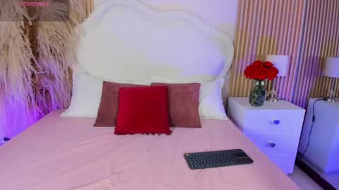 rebeca_taylor_ online show from 05/10/26, 12:10