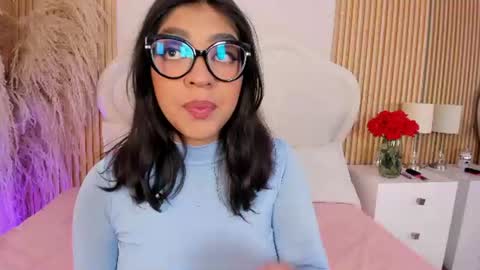 Snapshot of rebeca_taylor_ chatting on 06/19/26, 04:17 rebeca_taylor_ online show from 06/19/26, 04:17