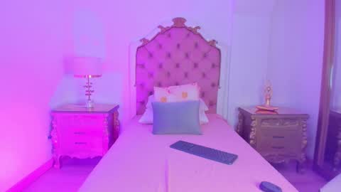 Rebeca Whatsson online show from 11/24/25, 11:32