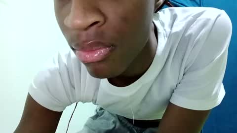 Tu mami Rebecca online show from 06/12/26, 02:54