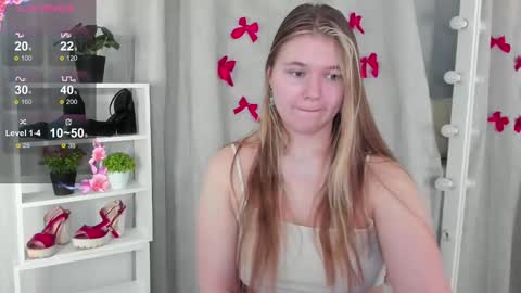 rebecca_____ online show from 02/11/25, 09:35