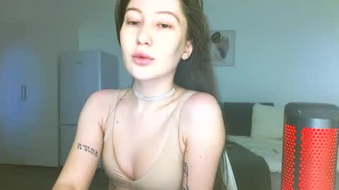 Snapshot of rebecca_demure18 chatting on 03/06/25, 03:24 Lets talk here 33. online show from 03/06/25, 03:24