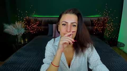 rebecca_diamonds online show from 02/18/25, 06:59