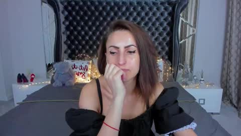 rebecca_diamonds online show from 12/14/25, 06:30