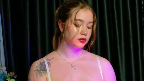 rebecca_lace online show from 10/16/25, 11:28