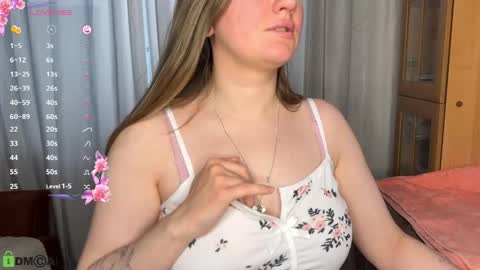 Snapshot of rebecca_newyon chatting on 02/09/26, 08:18 Mila online show from 02/09/26, 08:18