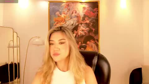 Snapshot of rebeccahudson_ chatting on 06/13/26, 07:56 Rebe online show from 06/13/26, 07:56
