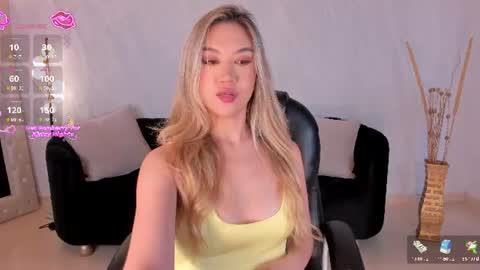 Snapshot of rebeccahudson_ chatting on 06/25/26, 07:51 Rebe online show from 06/25/26, 07:51