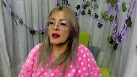 Snapshot of rebeccamayer031 chatting on 10/14/25, 02:45 Rebecca online show from 10/14/25, 02:45