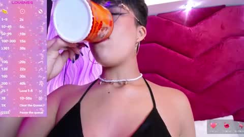 Snapshot of rebeka_baker chatting on 01/18/25, 12:24 REBEKA online show from 01/18/25, 12:24