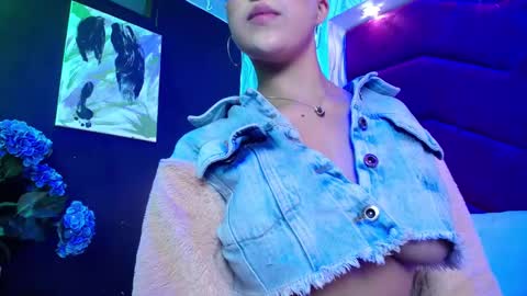 Snapshot of rebeka_baker chatting on 02/04/25, 12:19 REBEKA online show from 02/04/25, 12:19