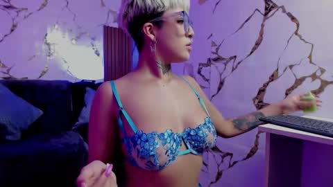 Snapshot of rebeka_baker chatting on 09/17/25, 02:35 REBEKA online show from 09/17/25, 02:35