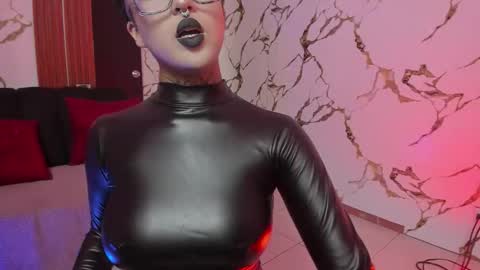 Snapshot of rebeka_baker chatting on 10/30/25, 12:17 REBEKA online show from 10/30/25, 12:17