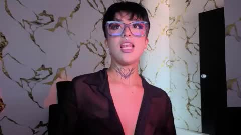 Snapshot of rebeka_baker chatting on 12/20/25, 12:23 REBEKA online show from 12/20/25, 12:23