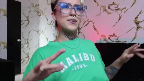 Snapshot of rebeka_baker chatting on 04/11/26, 04:33 REBEKA online show from 04/11/26, 04:33