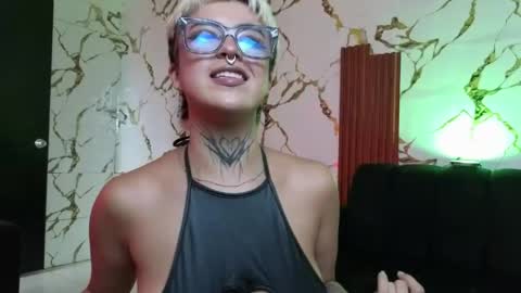 Snapshot of rebeka_baker chatting on 04/13/26, 01:49 REBEKA online show from 04/13/26, 01:49