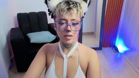Snapshot of rebeka_baker chatting on 06/05/26, 11:27 REBEKA online show from 06/05/26, 11:27
