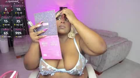 Snapshot of rebeka_spencer chatting on 02/12/25, 03:29 rebeka online show from 02/12/25, 03:29