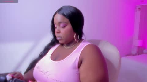 Snapshot of rebeka_spencer chatting on 02/21/25, 11:33 rebeka online show from 02/21/25, 11:33