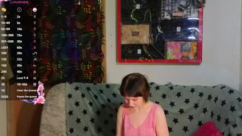 Snapshot of reborn_elf chatting on 10/30/25, 04:41 Lara online show from 10/30/25, 04:41