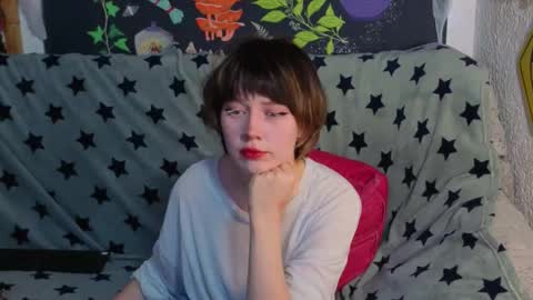 Snapshot of reborn_elf chatting on 11/19/25, 11:10 Lara online show from 11/19/25, 11:10