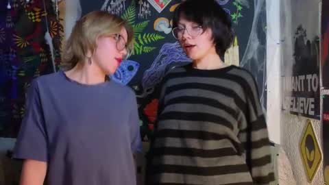 Snapshot of reborn_elf chatting on 12/20/25, 11:01 Lara online show from 12/20/25, 11:01