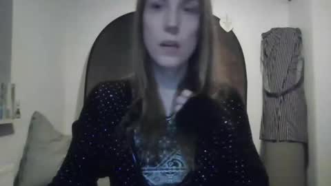 Keely KeKe Kiwi online show from 10/30/25, 01:29